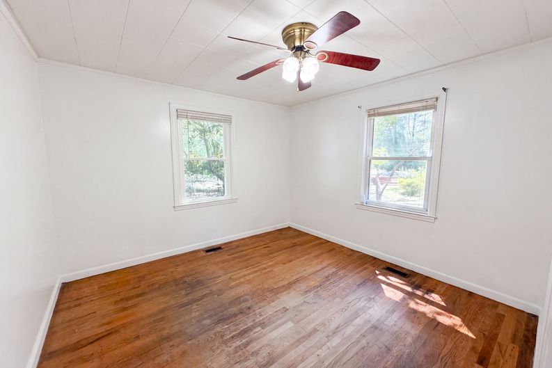 Photo 4 of 15 of 441 Byrnes St, Allendale, SC