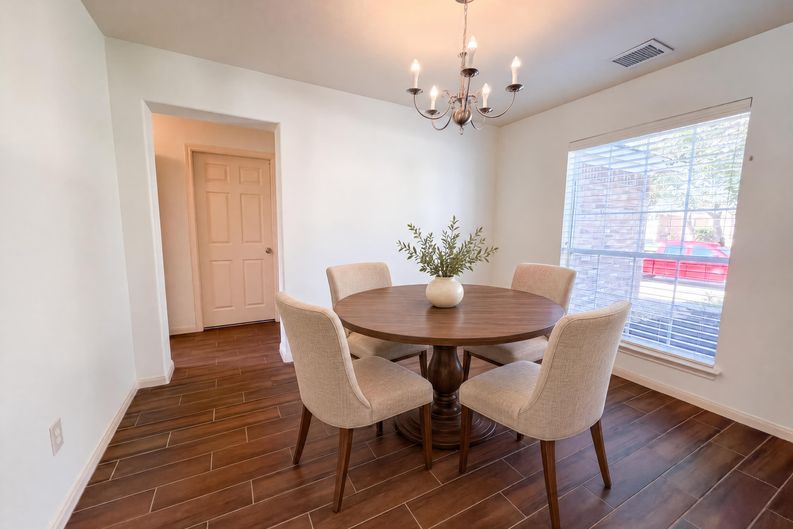 Photo 7 of 40 of 6311 Richland Hills Dr, Katy, TX