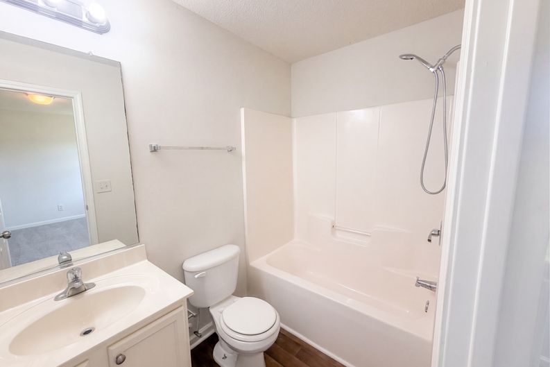 Photo 12 of 19 of 6008 White Chapel Way, Greensboro, NC