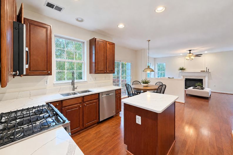 Photo 10 of 60 of 12001 Vantage Point Ct, Bristow, VA