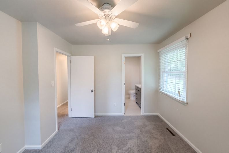 Photo 4 of 17 of 422 Pearson Dr, Durham, NC