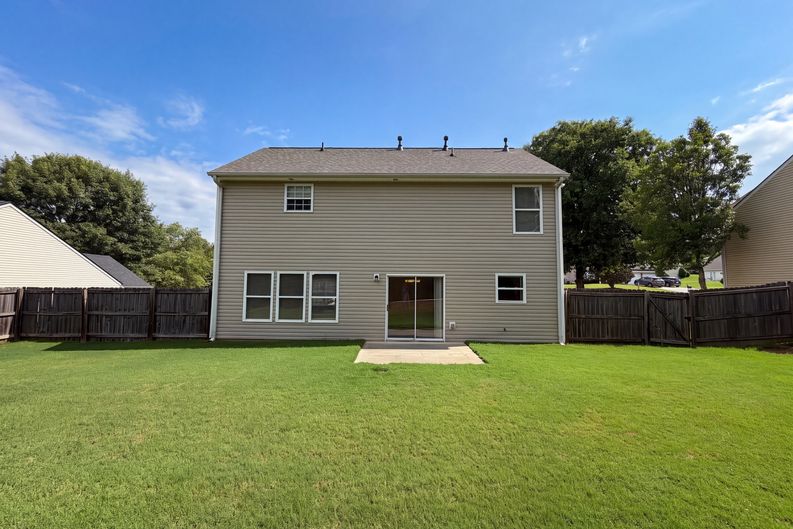 Photo 5 of 44 of 4636 Pine Acre Cir, Sugar Hill, GA