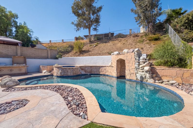 Photo 17 of 19 of 20021 Kent Ln, Santa Clarita, CA