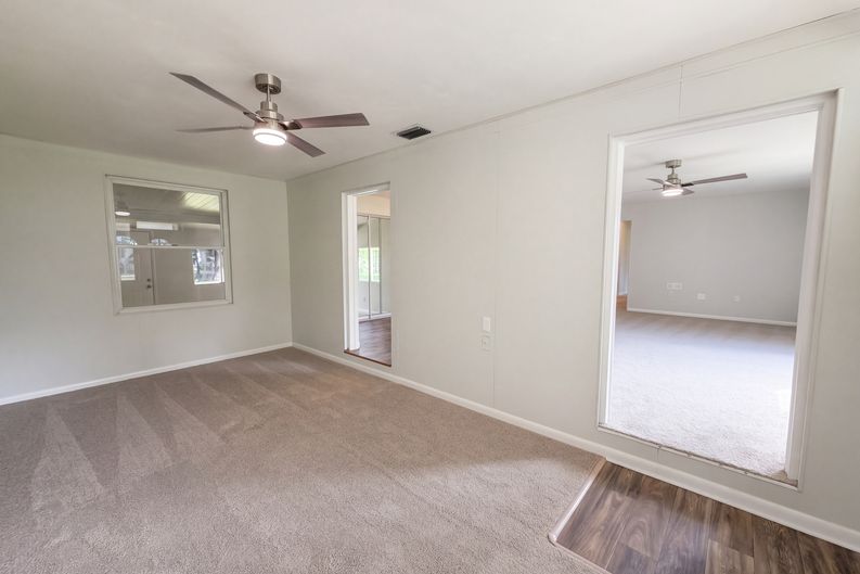 Photo 14 of 24 of 411 W Seminole Ave, Eustis, FL