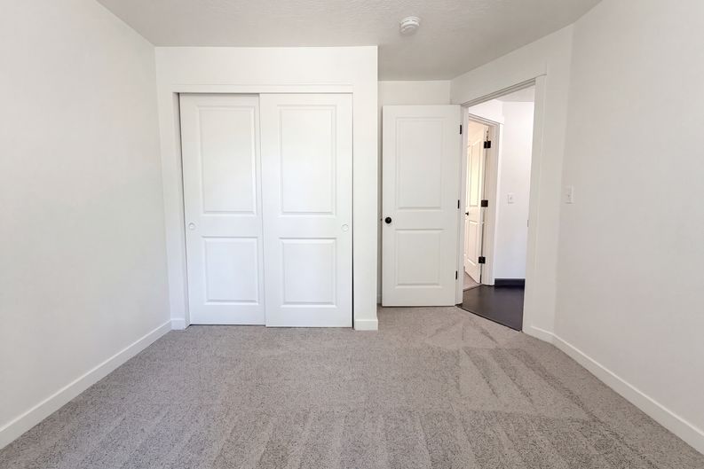 Photo 11 of 17 of 37685 Sandy Heights St, Sandy, OR