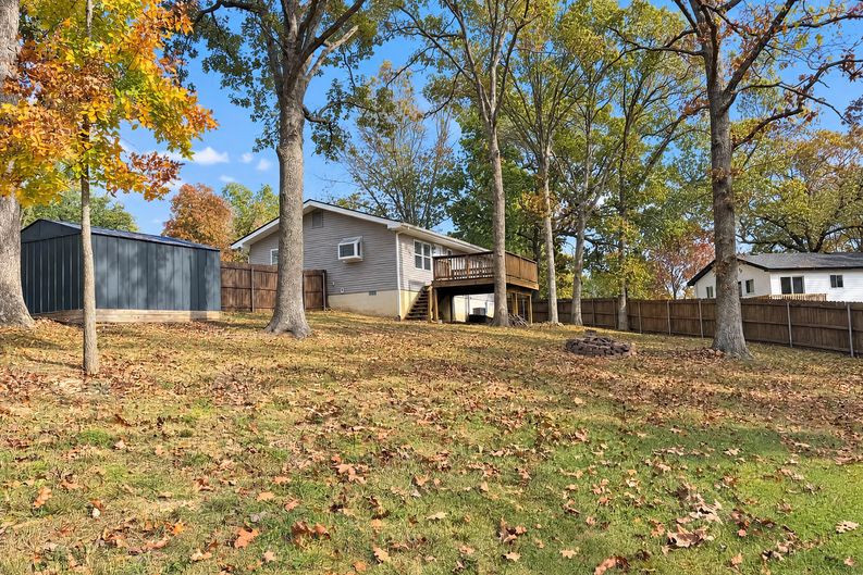 Photo 14 of 17 of 2846 Plato Pl, De Soto, MO