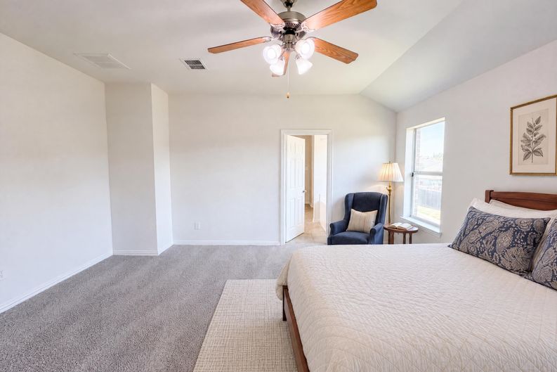 Photo 14 of 25 of 1421 Sparrow Dr, Little Elm, TX