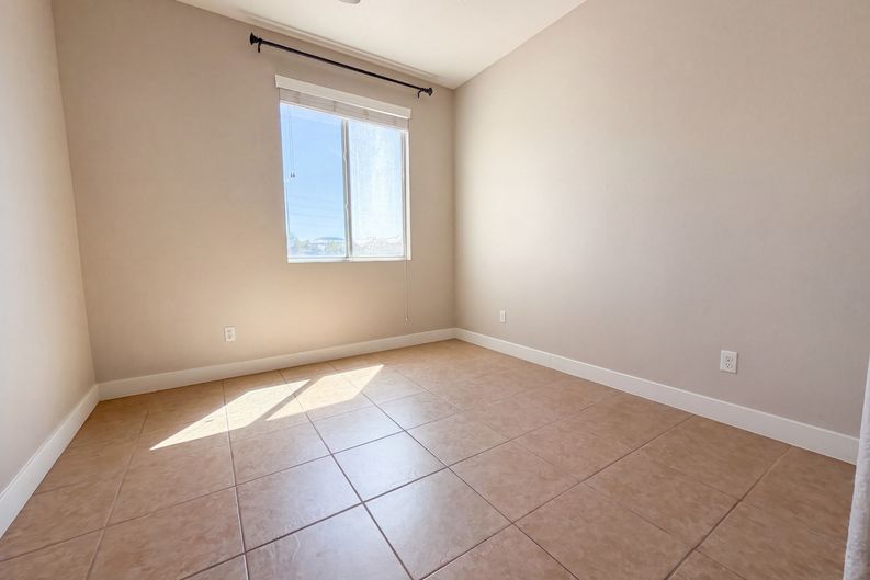 Photo 4 of 21 of 239 Ventana Heights St, Henderson, NV