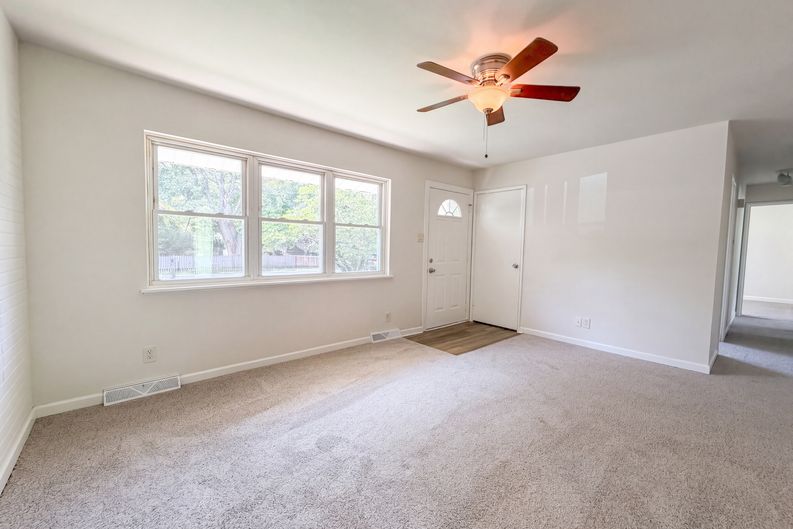 Photo 3 of 17 of 6436 Kathy Dr, High Ridge, MO