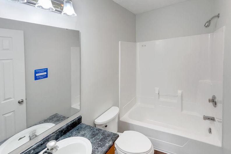 Photo 6 of 24 of 6614 Sparrowood Dr, Indianapolis, IN