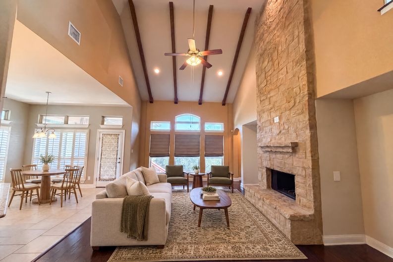 Photo 3 of 30 of 918 Santa Cruz, New Braunfels, TX