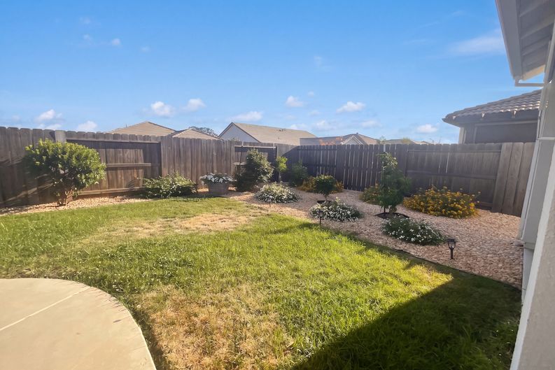 Photo 25 of 29 of 4861 Peace Lily Ln, Roseville, CA