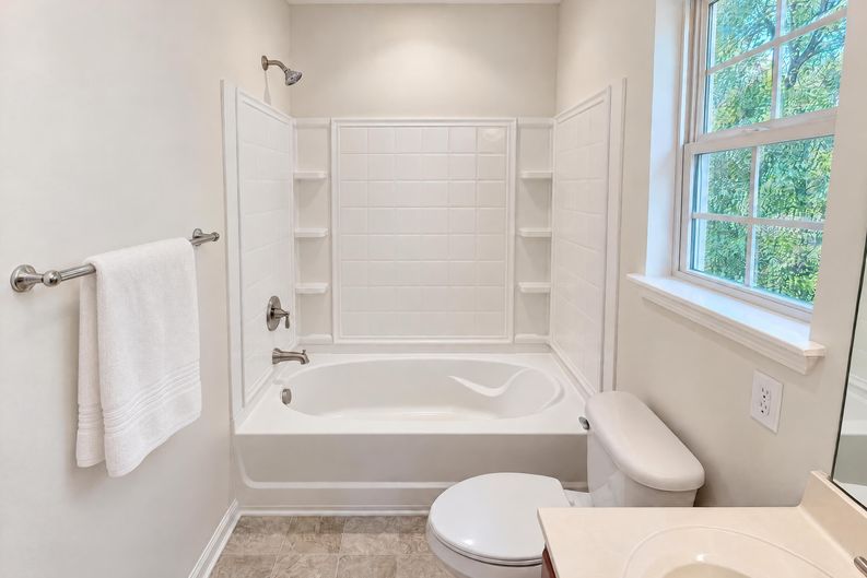 Photo 14 of 25 of 2424 Sloan Dr, Charlotte, NC