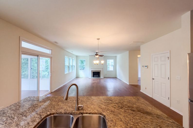 Photo 6 of 35 of 4732 Lonnie Dr, Rolesville, NC
