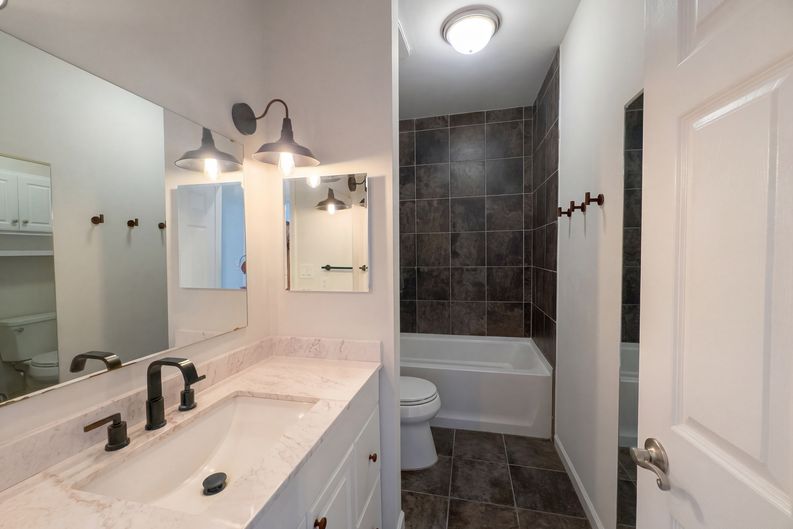 Photo 6 of 18 of 2320 Rutger St, Saint Louis, MO