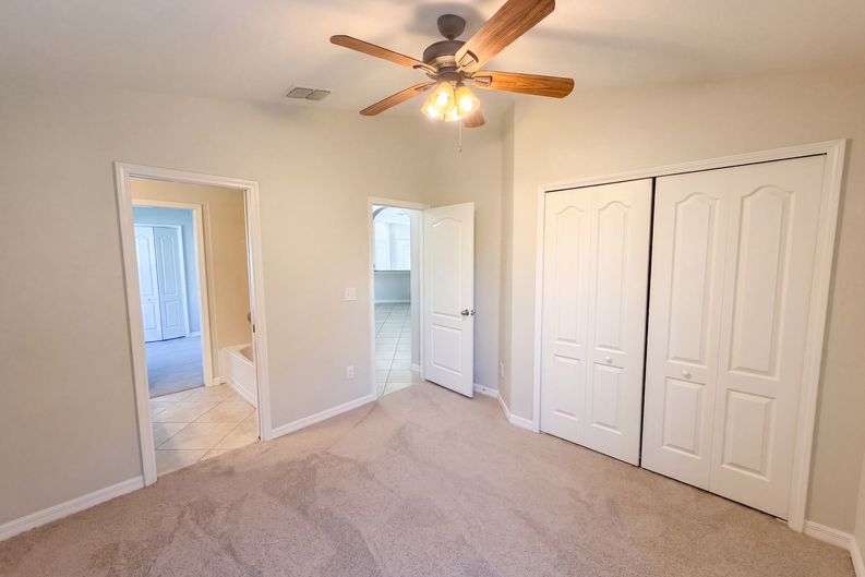 Photo 4 of 19 of 10080 Tolman Dr, Hudson, FL