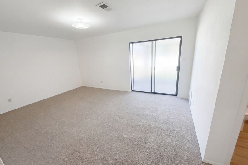 Photo 4 of 17 of 1229 Kirby St NE, Albuquerque, NM