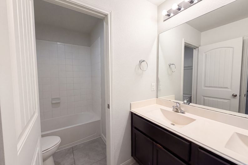 Photo 14 of 16 of 8126 Gambrel Way, Rosharon, TX