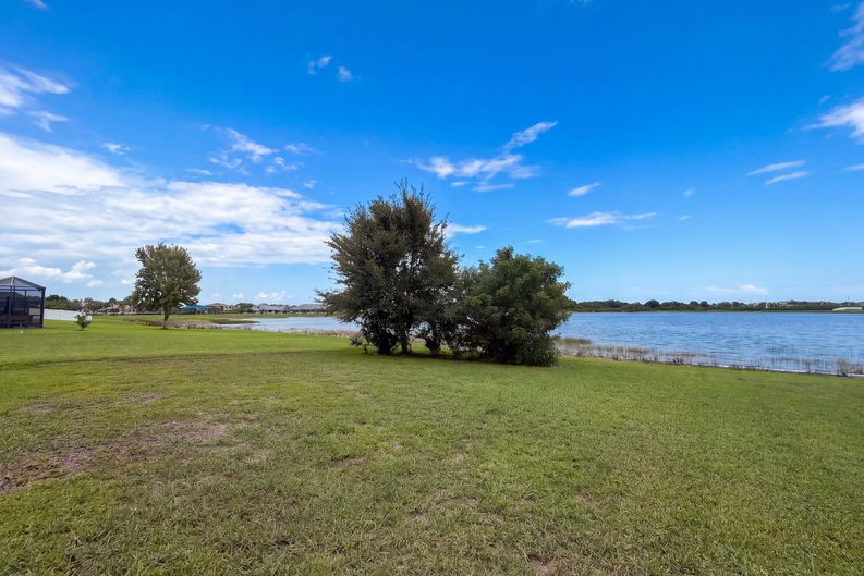 Photo 36 of 37 of 626 Tanana Fall Dr, Ruskin, FL
