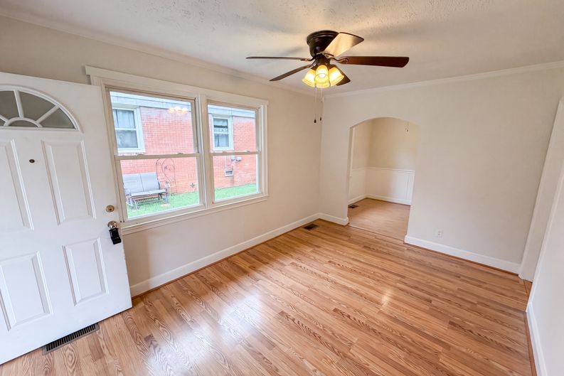 Photo 8 of 23 of 1521 Herrin Ave, Charlotte, NC