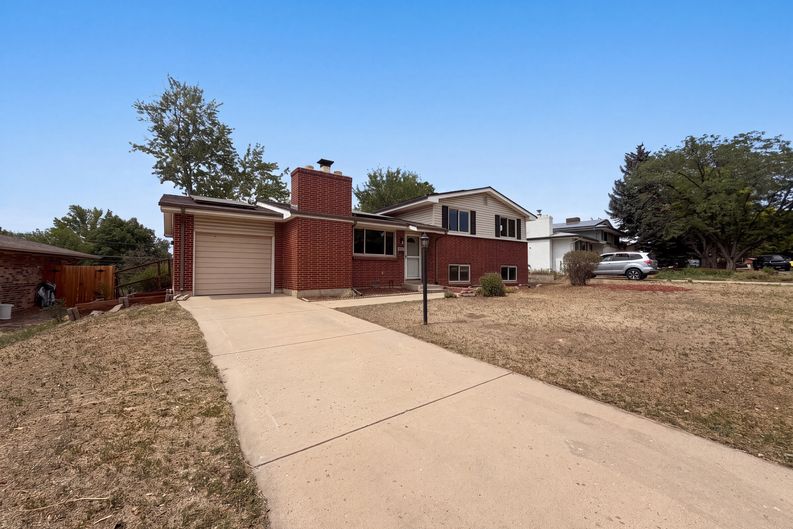 Photo 23 of 28 of 885 W 7th Avenue Dr, Broomfield, CO