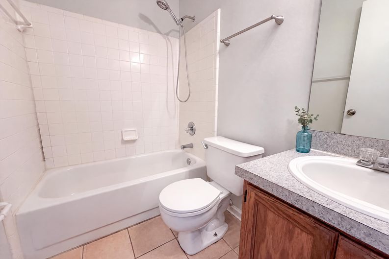 Photo 10 of 17 of 1708 Ashwood Cir, Middleburg, FL