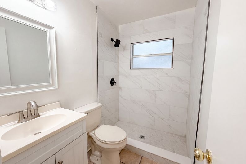 Photo 6 of 17 of 626 S 67th St, Tampa, FL
