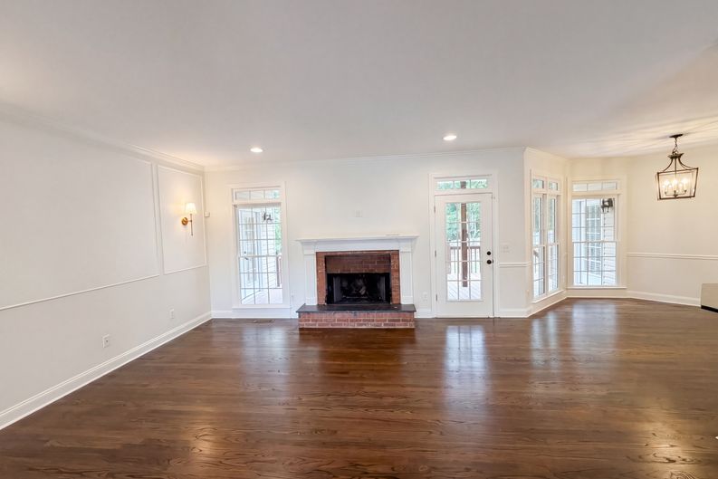 Photo 3 of 30 of 2298 Camden Dr SW, Marietta, GA