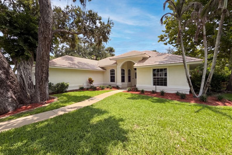 Photo 22 of 29 of 400 46th Ct, Vero Beach, FL
