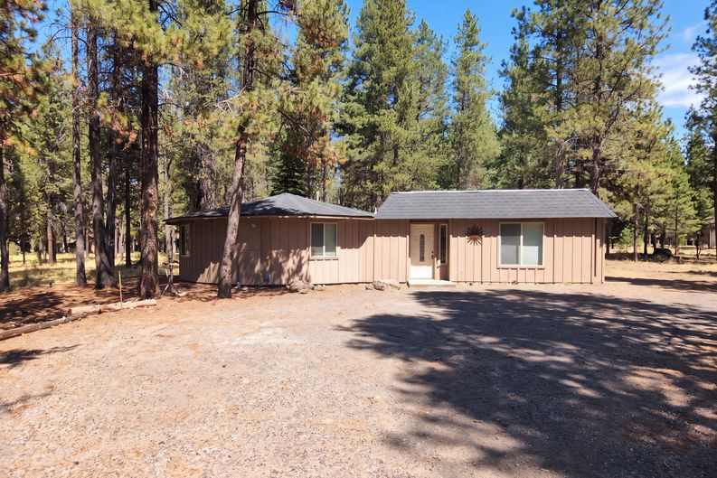 Photo 26 of 33 of 56992 Fawn Ln, Bend, OR