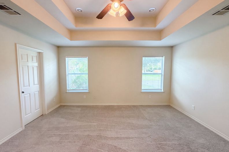 Photo 6 of 16 of 11117 Weatherford Dr, Belton, TX