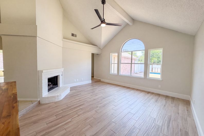 Photo 10 of 25 of 713 Lake Bluff Dr, Flower Mound, TX