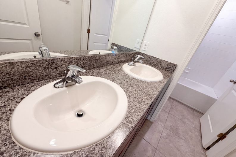 Photo 31 of 42 of 10448 Carloway Hills Dr, Wimauma, FL