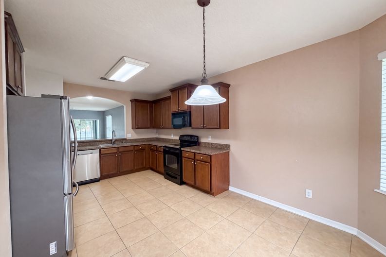 Photo 16 of 24 of 12902 Scout Ct, Grand Island, FL