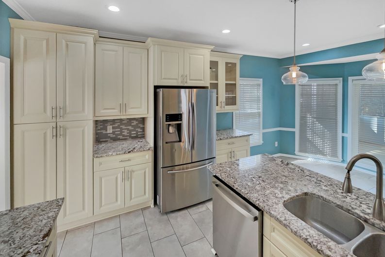 Photo 15 of 68 of 1370 Providence Dr, Lawrenceville, GA