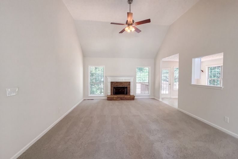 Photo 9 of 56 of 7830 Mosswood Ln, Gainesville, GA