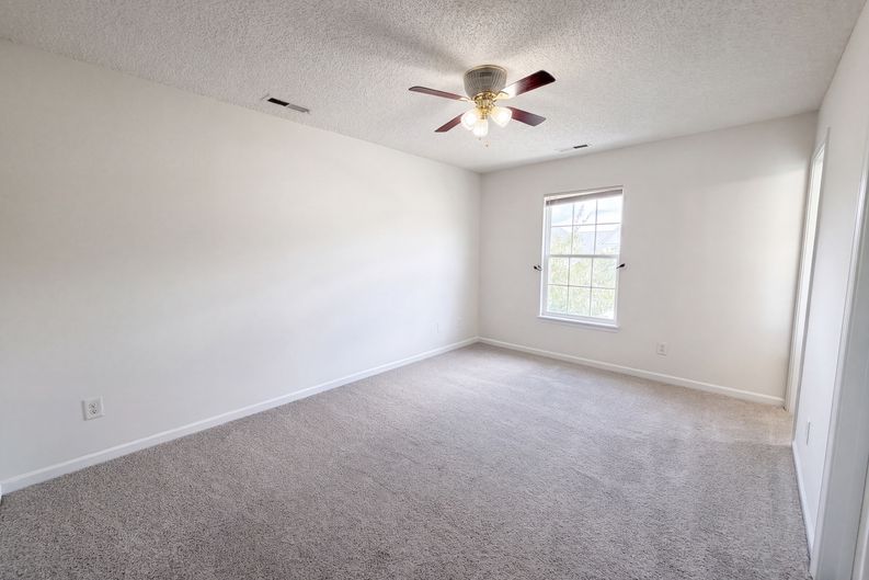 Photo 7 of 17 of 210 Congaree River Dr, Summerville, SC