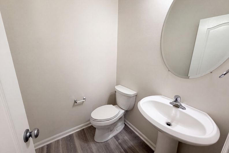 Photo 17 of 23 of 1019 Ivydale Cir, Lawrenceville, GA