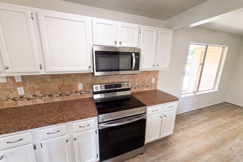 Photo 7 of 19 of 17014 Fid Ct, Crosby, TX