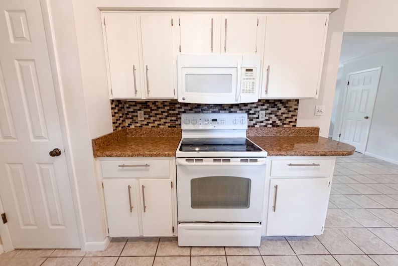 Photo 9 of 21 of 6854 Holly Hill Rd, Melrose, FL