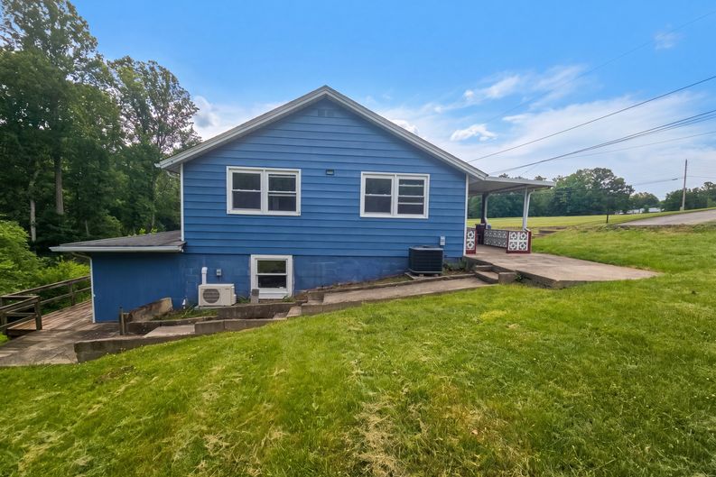 Photo 16 of 19 of 3209 Swan Pl, Lynchburg, VA