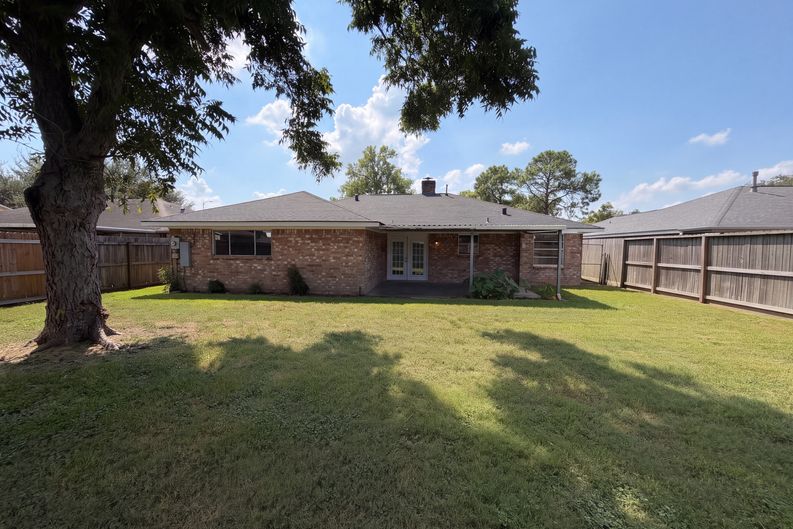 Photo 5 of 27 of 1913 Atlanta St, Deer Park, TX