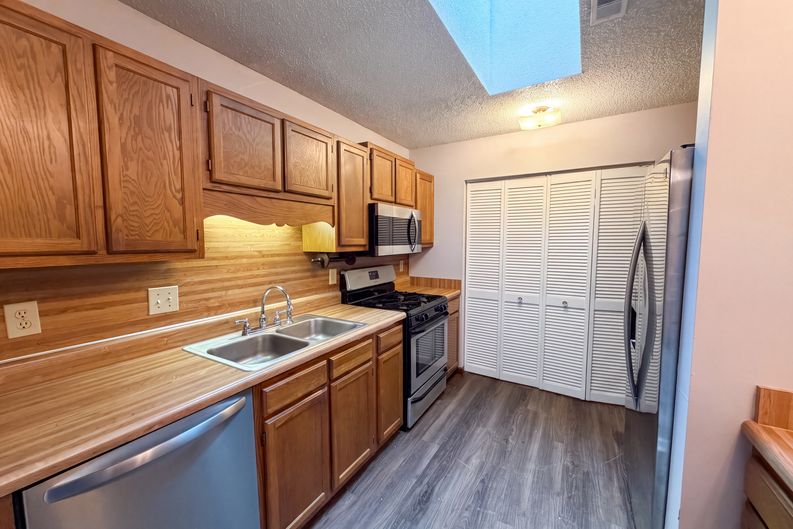 Photo 6 of 26 of 282 Toweridge Dr SW, Marietta, GA