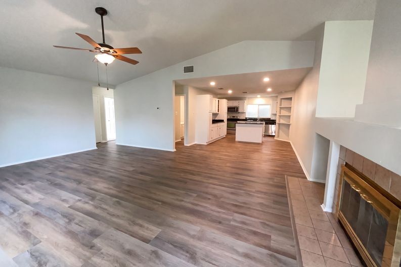 Photo 3 of 17 of 1210 Fillmore Dr, San Antonio, TX