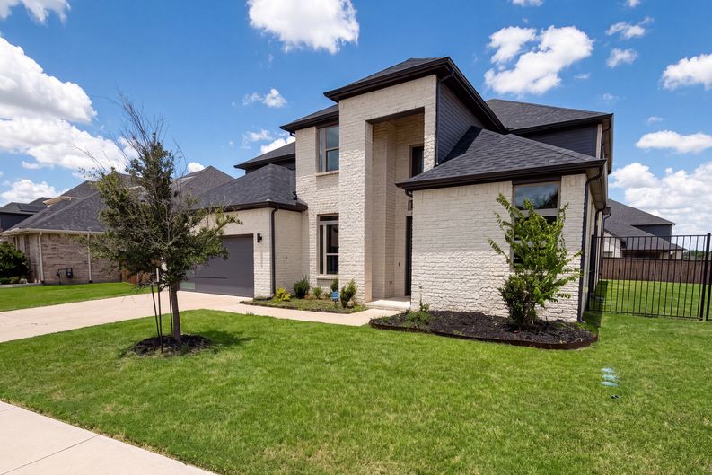 Photo 21 of 26 of 7592 Sanctuary Dr, Frisco, TX