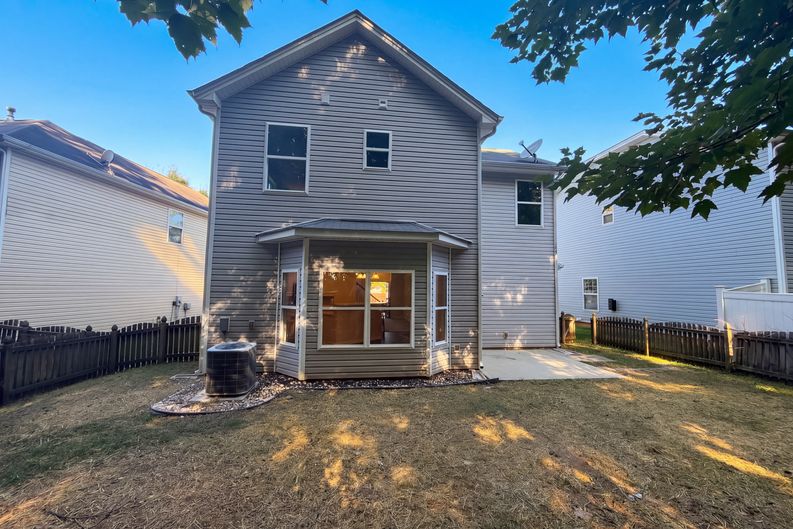 Photo 5 of 23 of 5005 Manchineel Ln, Monroe, NC