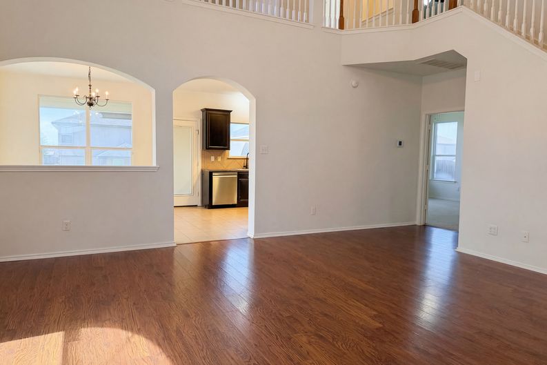 Photo 8 of 20 of 5105 Willamette Ln, Killeen, TX