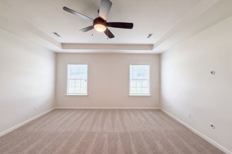 Photo 4 of 37 of 7463 Buckview Ct, Kernersville, NC