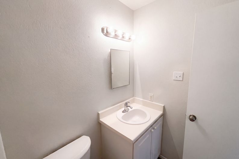 Photo 19 of 23 of 9646 Ivy Plain Dr, San Antonio, TX