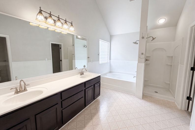 Photo 13 of 23 of 4024 Fifendrum Ln, Charlotte, NC